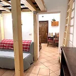 Daisy House